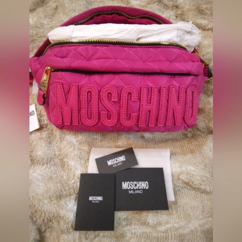 🎉HOST PICK!🎊💖MOSCHINO BELT BAG💖
